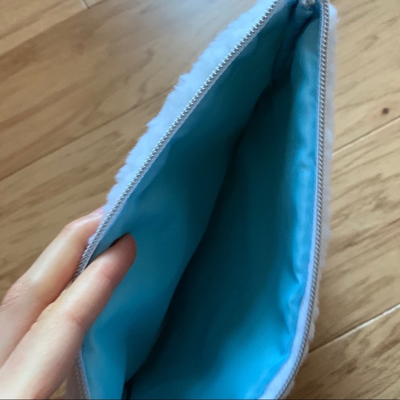 ❌SOLD Ariana Grande Cloud bag blue/white - Picture 4 of 6